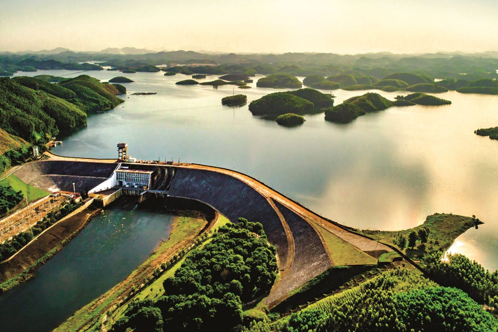 Thac Ba Lake 2-Day, 1-Night Tour – A Peaceful Retreat Amid the Mountains and Forests of Yen Bai