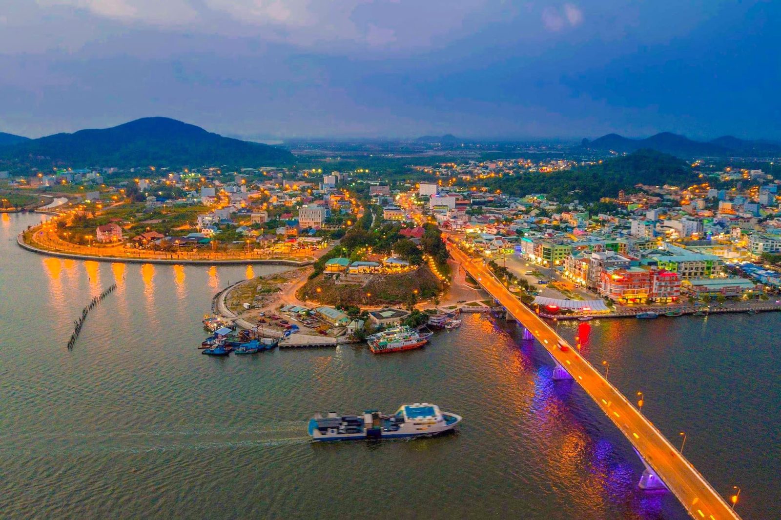 Tour Du Lịch Hà Tiên 3 Ngày 2 Đêm: Bãi Dương – Thạch Động – Mũi Nai