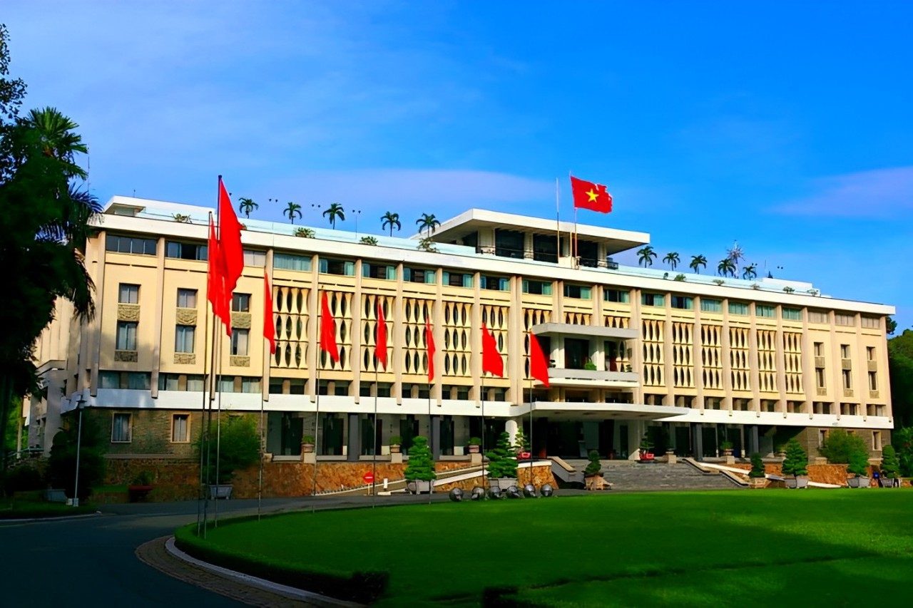 Tour Dinh Độc Lập Nửa Ngày: Hành Trình Khám Phá Sài Gòn Lịch Sử