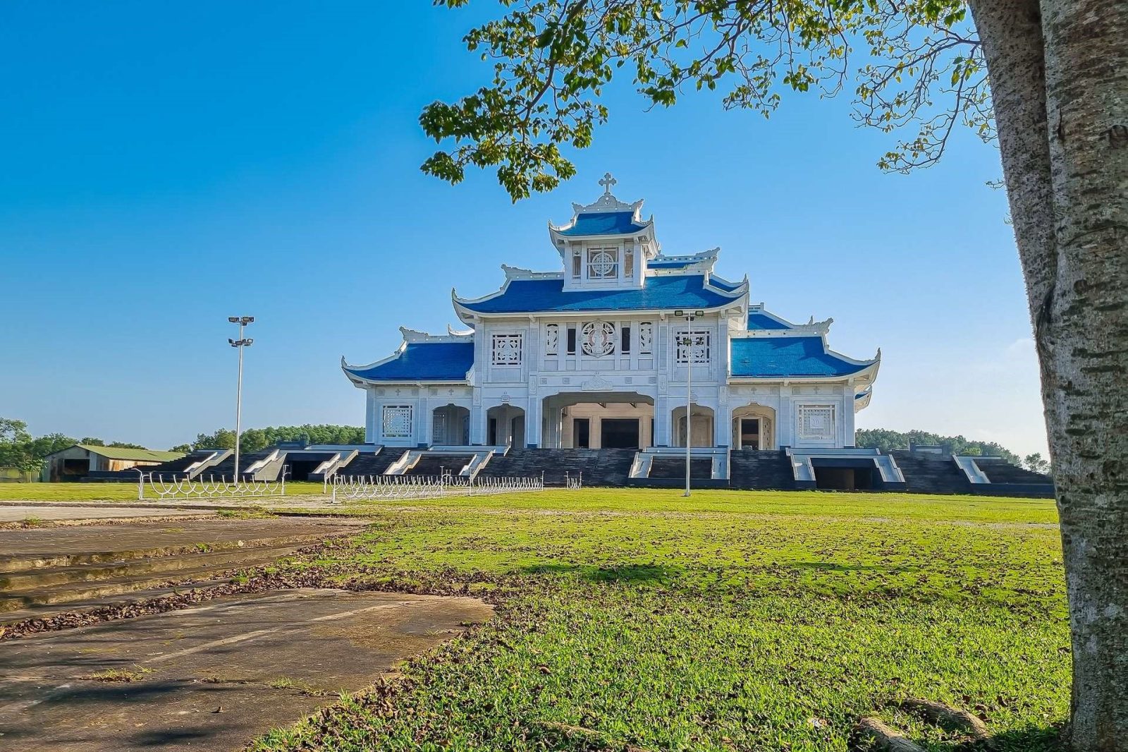 Tour Thánh Địa La Vang – Khám Phá Phong Nha Kỳ Vĩ Trong 1 Ngày