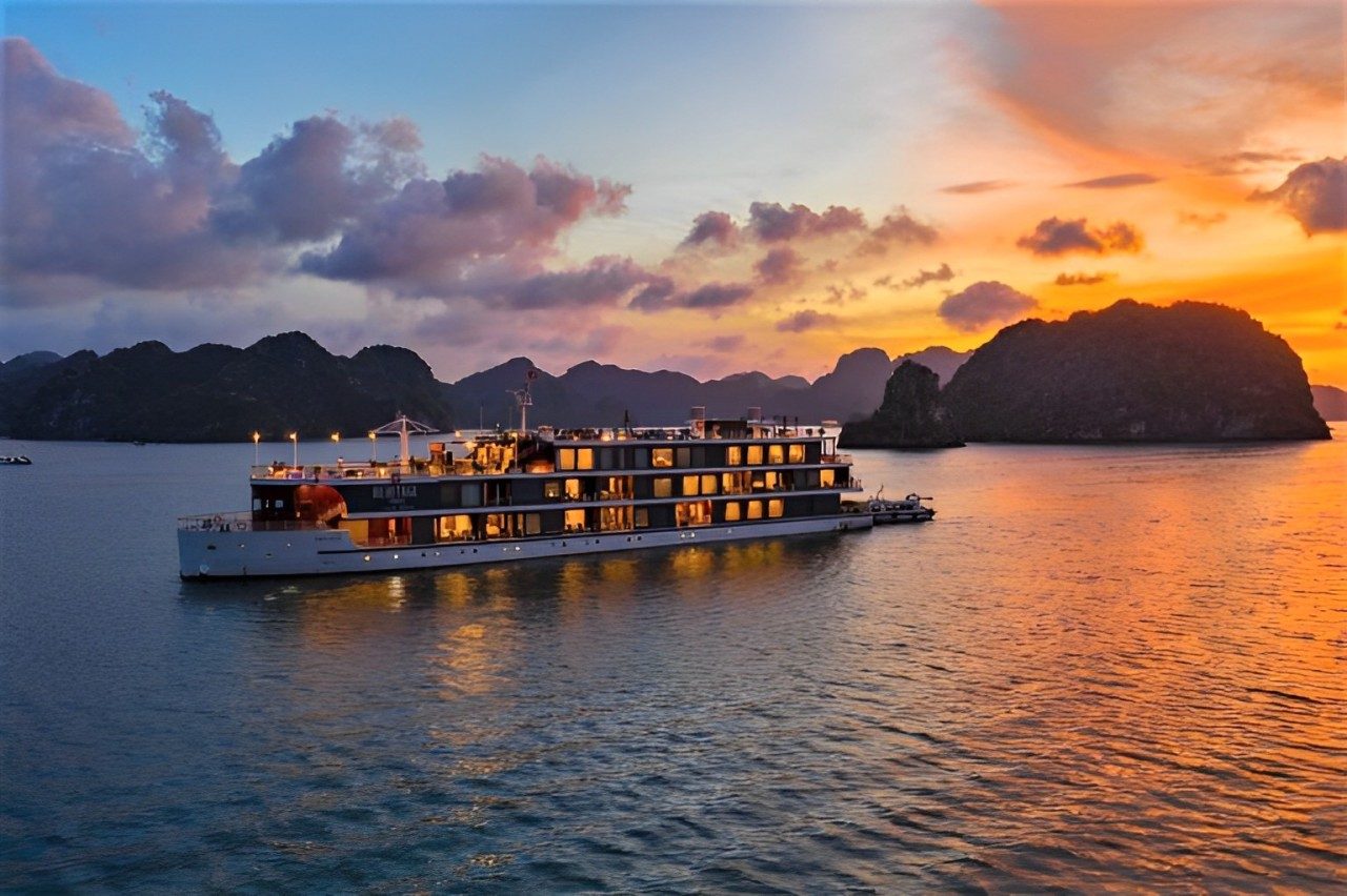 Tour Vịnh Lan Hạ Nửa Ngày: Ngắm Hoàng Hôn Trên Daiichi Cruise 4 Sao