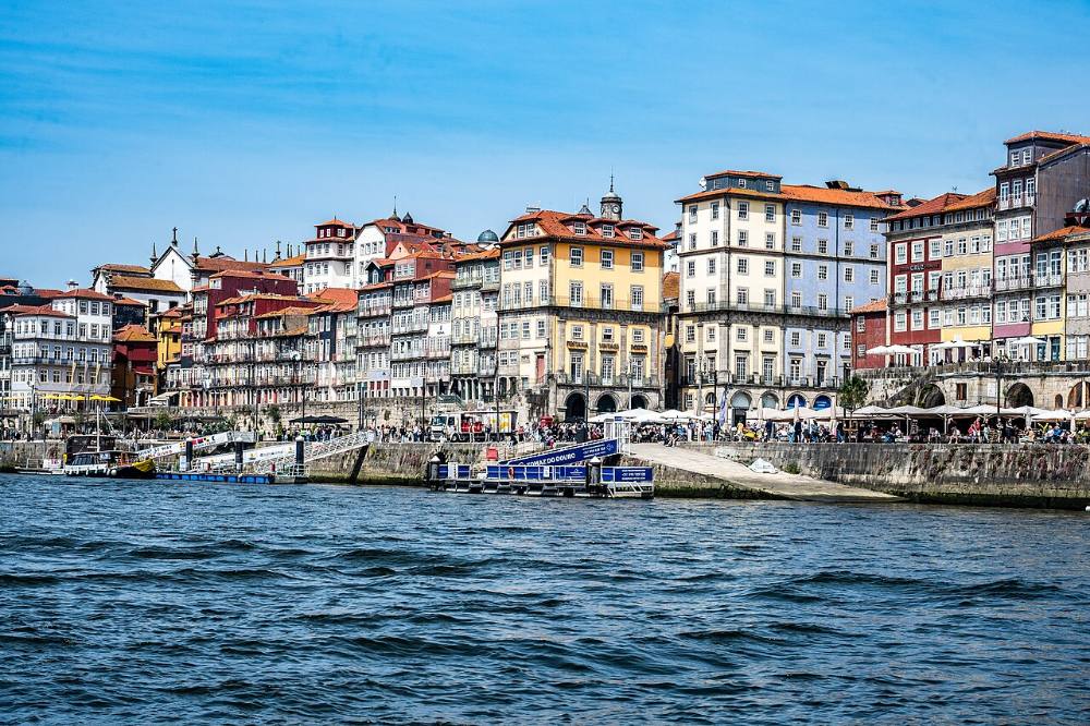 Porto Ribeira & Old Town Free Walking Tour