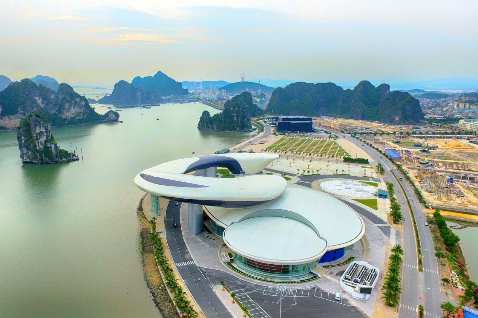 Tour Vịnh Hạ Long – City Tour Khám Phá Phố Biển Hạ Long