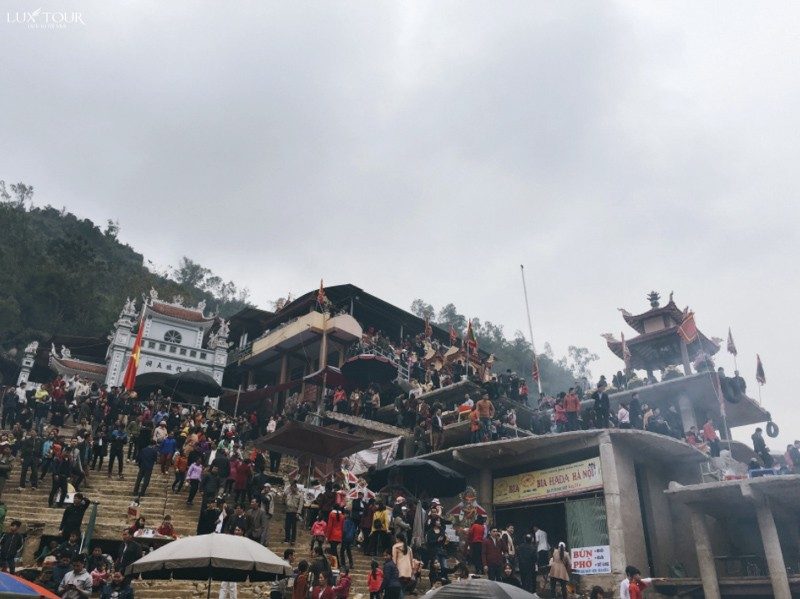 Tour Du Lịch Đền Chúa Bà Thác Bờ 1 Ngày: Tìm Hiểu Lịch Sử Và Văn Hóa