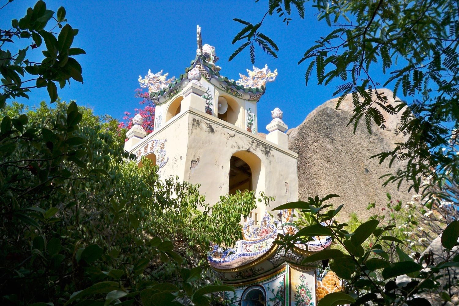 Tour Biển Cổ Thạch – Bình Thuận 2 Ngày 1 Đêm: Kỳ Nghỉ Lý Tưởng Bên Biển