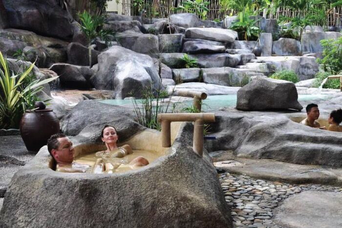 Tour Tắm Bùn Khoáng Mũi Né – Khám Phá Bàu Sen Tuyệt Đẹp
