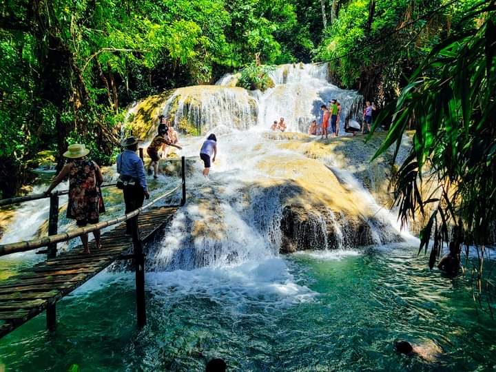 Tour Du Lịch Thanh Hóa 2N1Đ: Thác Hiêu Pù Luông – Khu Sinh Cảnh Đá Vôi Quanh Năm Không Bao Giờ Cạn