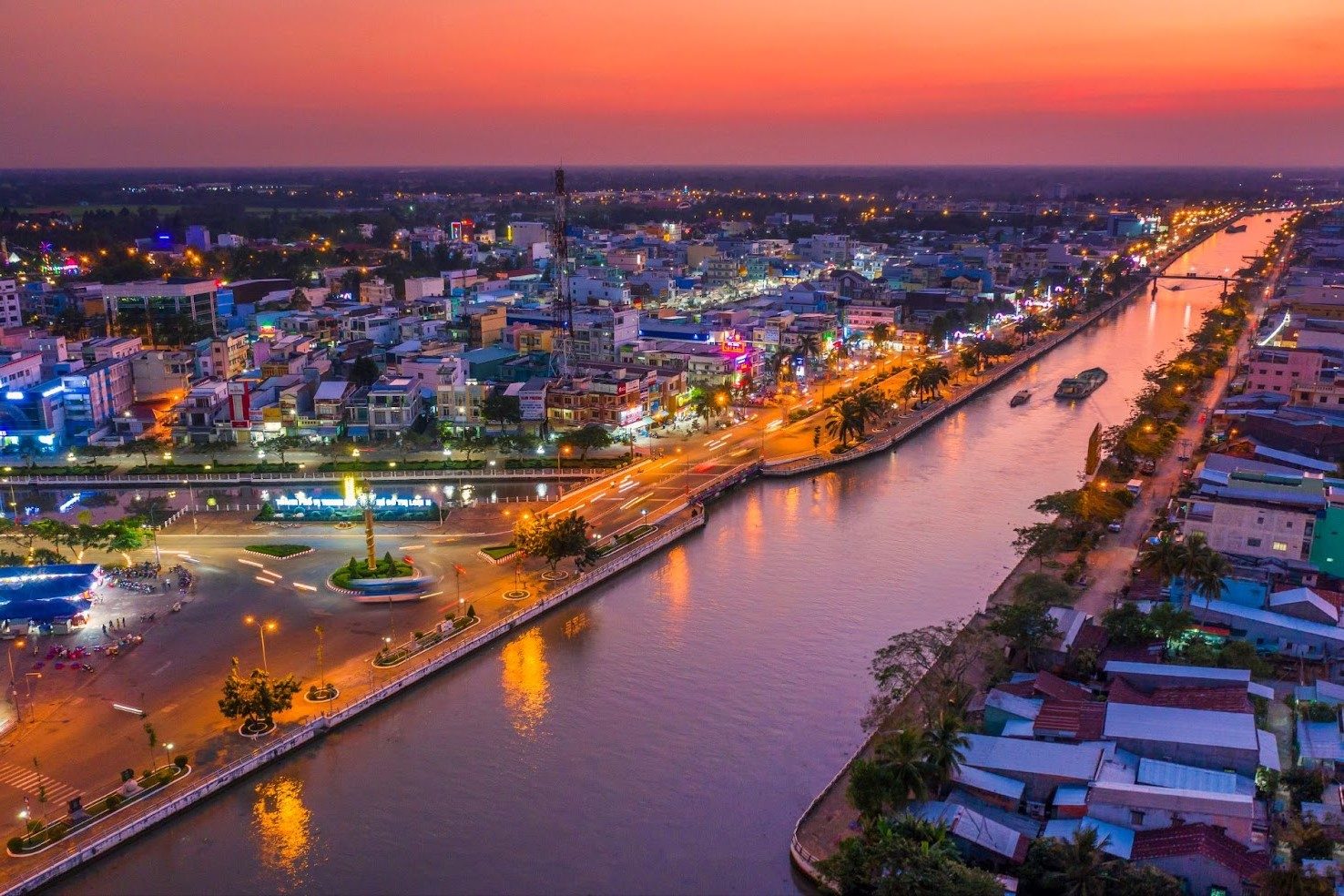 Tour turistico Cần Thơ – Hậu Giang 1 giorno: Mercato galleggiante Cái Răng – Fabbrica di Hủ Tiếu – Area turistica Phú Hữu