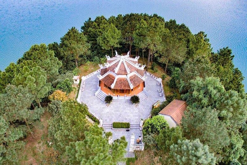 Tour Du Lịch Hà Tĩnh 1 Ngày: Khám Phá Hồ Kẻ Gỗ, Biển Thiên Cầm