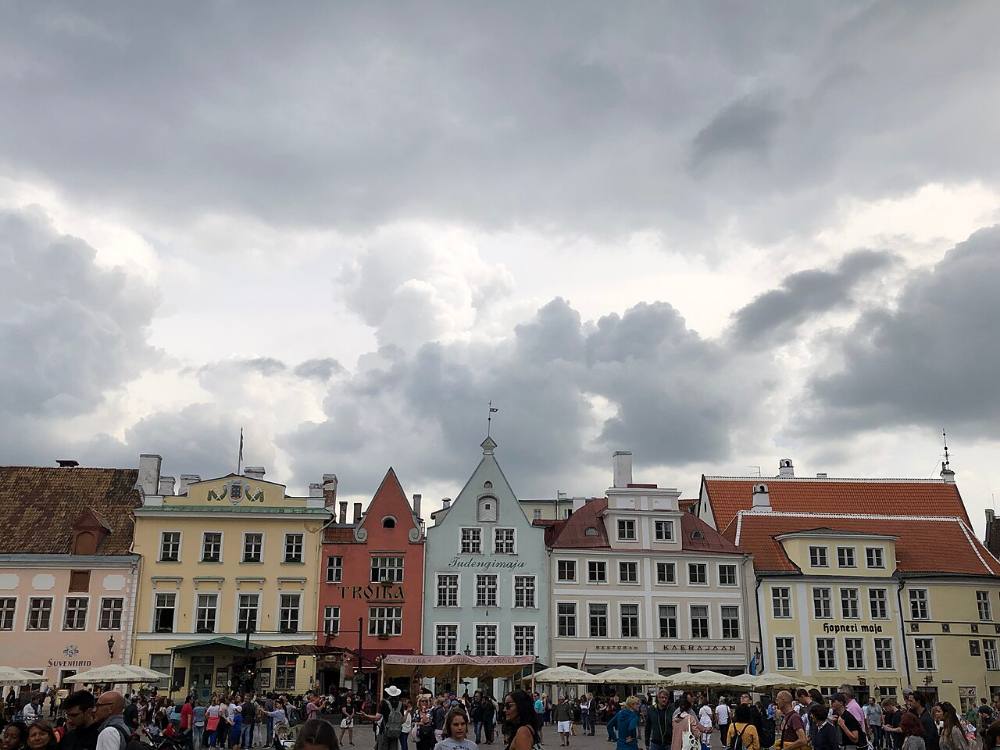 Tour a pie gratuito por el casco antiguo medieval de Tallinn