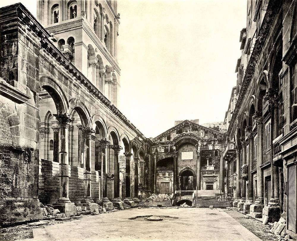 Tour gratis a pie por el Palacio de Diocleciano en Split