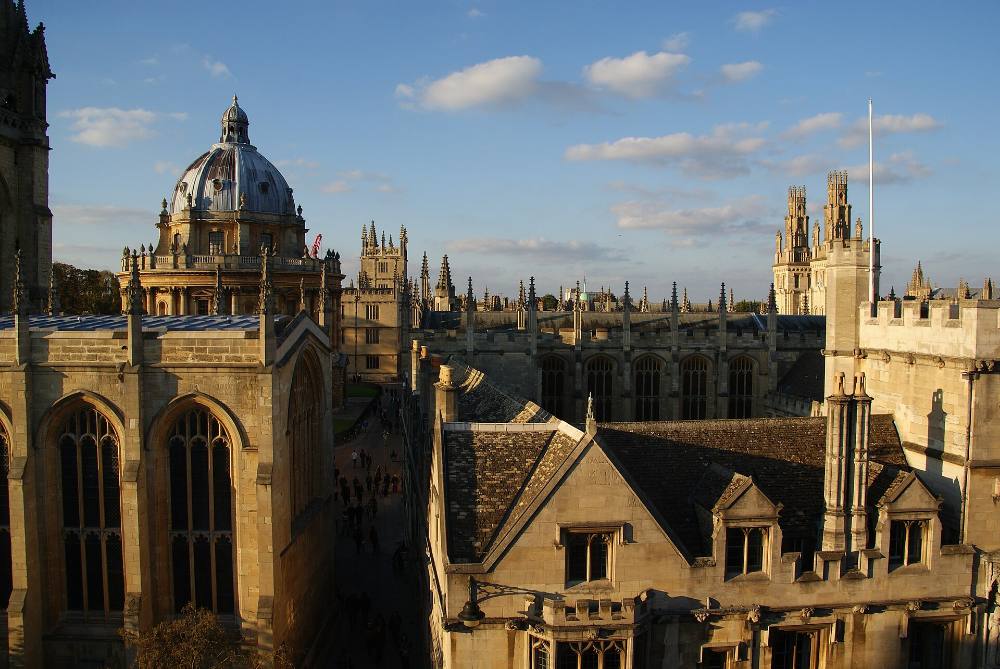 Visite gratuite à pied d’Oxford – anciens collèges, flèches rêveuses et vie étudiante