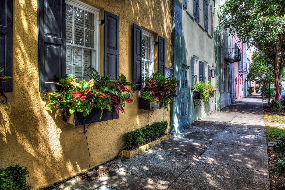 Charleston Free Walking Tour – Rainbow Row, Antebellum Charm & Historic Harbour