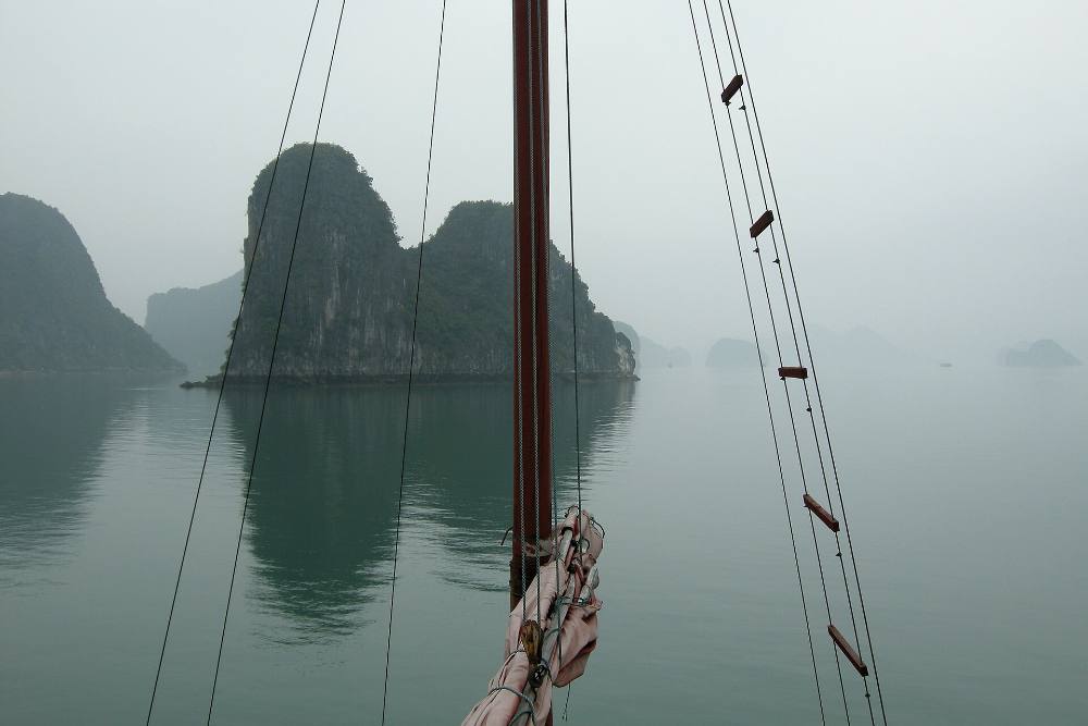 Visite à pied gratuite de Hạ Long – ville de la baie, quais de pêche et porte d’entrée des karsts