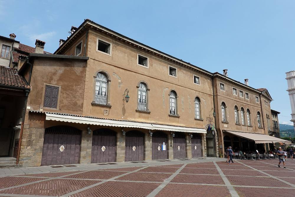 Bergamo Free Walking Tour – Venetian Walls, Upper Town & Lombard Elegance